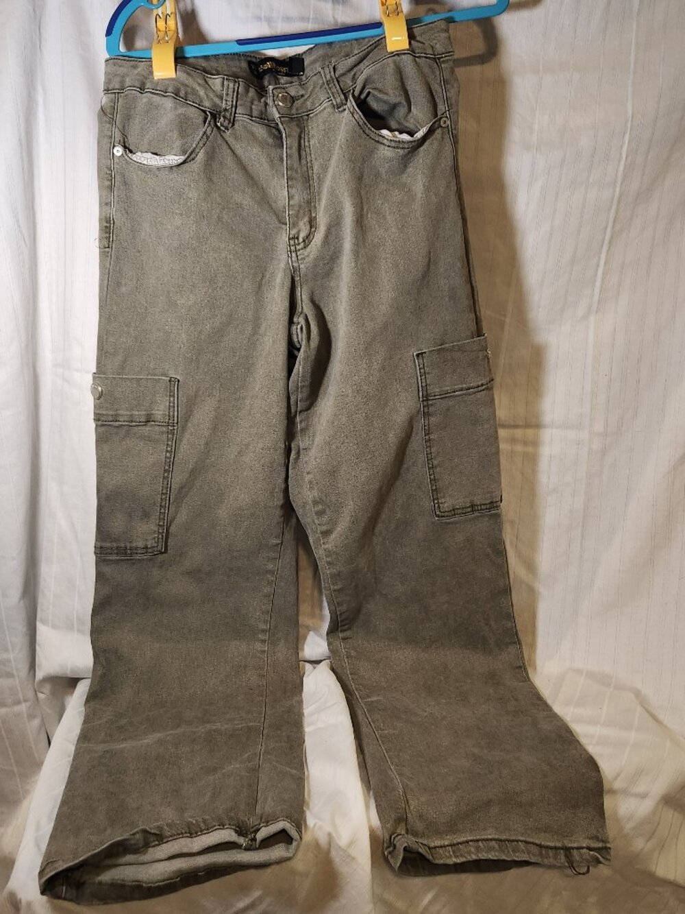 Dollhouse Women's Olive Green Acid Wash Wide Leg Cargo Jeans Size 11/12 (32x30)